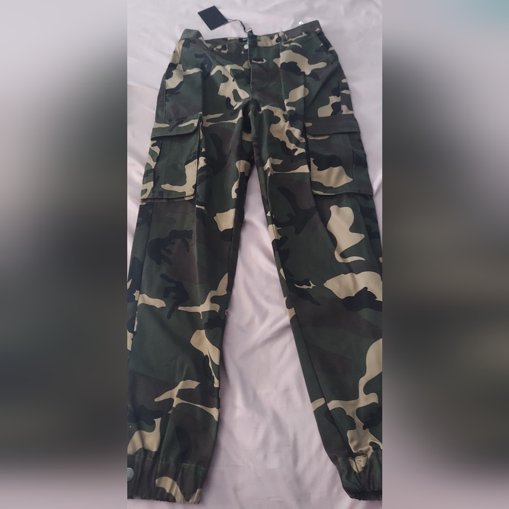 Cargo camo pants